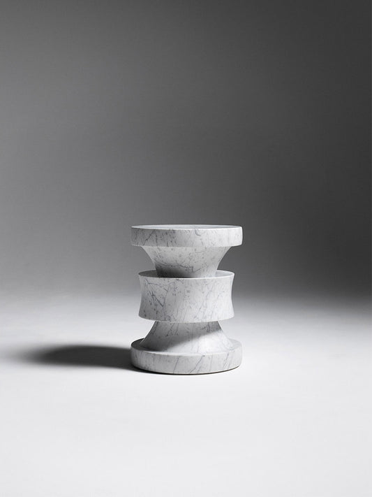 Barth Stool i Carrara