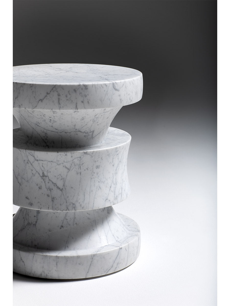 Barth Stool i Carrara