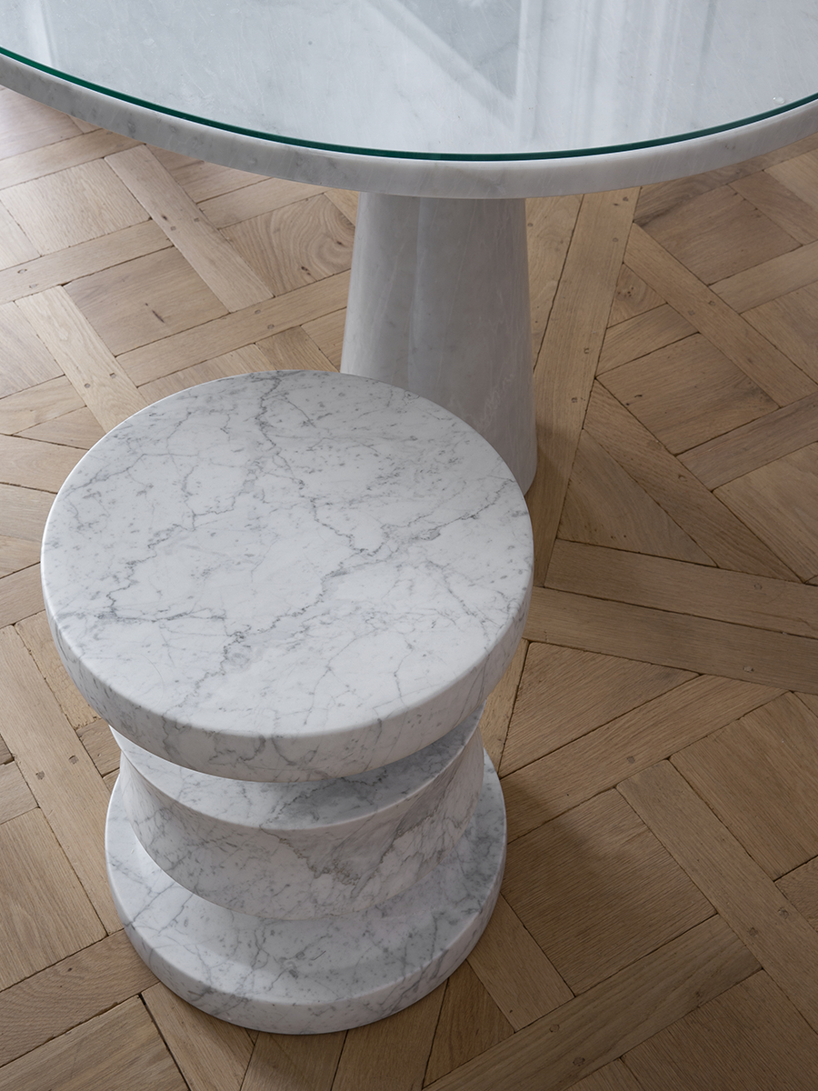Barth Stool i Carrara